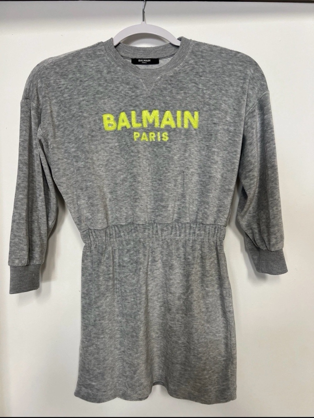 Balmain Grey Kids size 8, Logo Pajama Dress with Neon Yellow Text